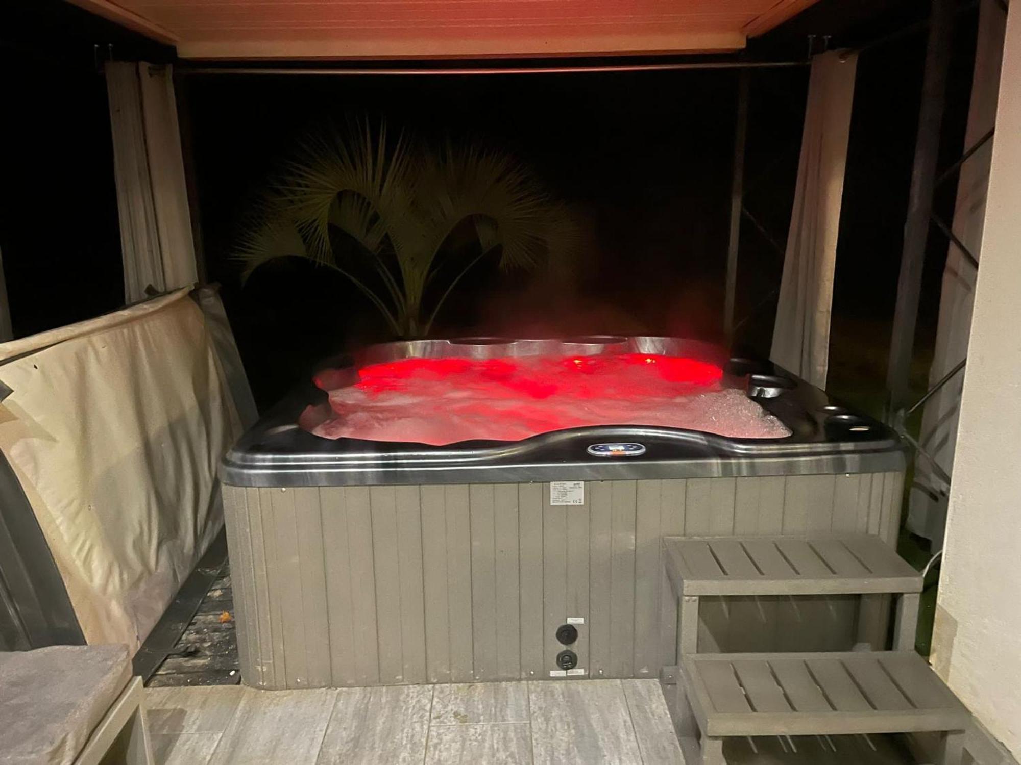 Maison Moderne Au Calme Avec Billard, Jacuzzi, Bain A Remous, Piscine, Babyfoot Labastide-du-Temple Ngoại thất bức ảnh