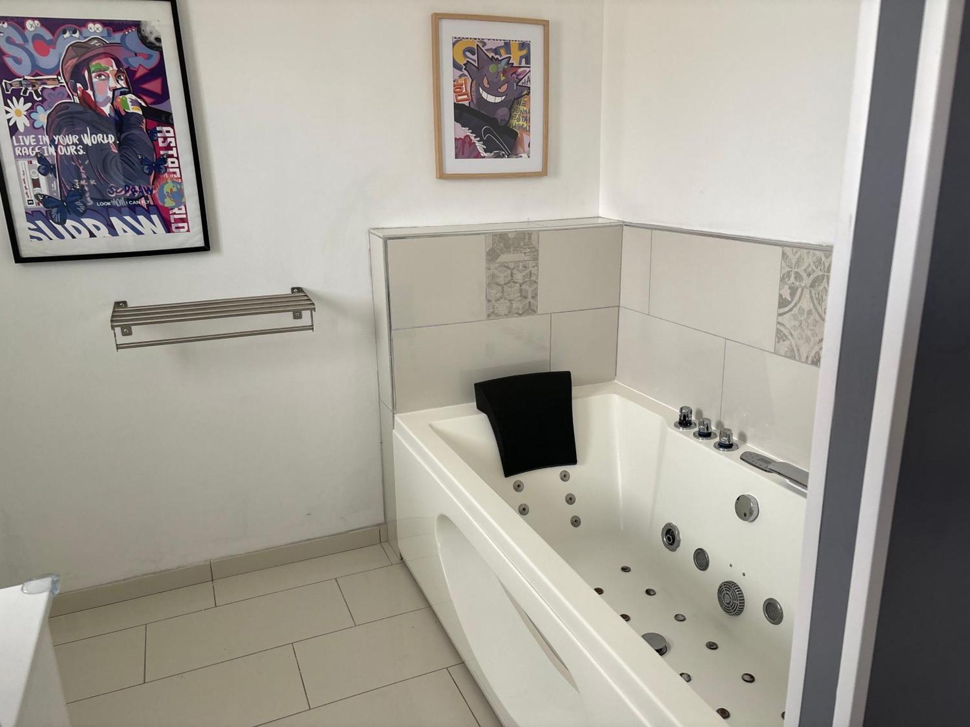 Maison Moderne Au Calme Avec Billard, Jacuzzi, Bain A Remous, Piscine, Babyfoot Labastide-du-Temple Ngoại thất bức ảnh